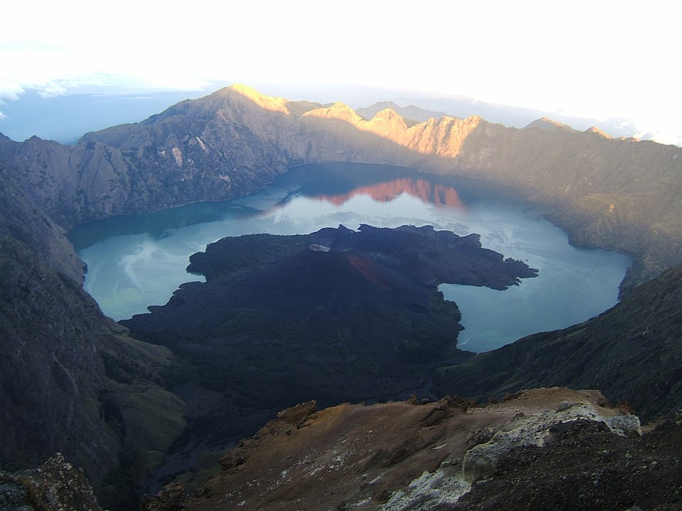 Gunung Mistis di Indonesia - Gunung Rinjani - Noice