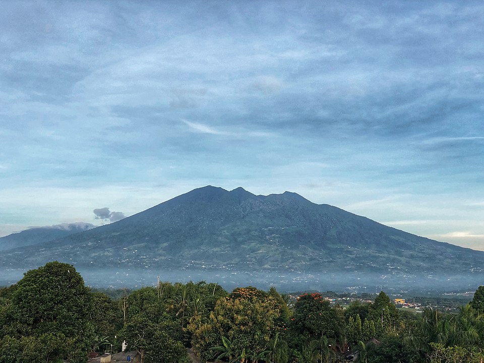 Gunung Mistis di Indonesia - Gunung Salak - Noice