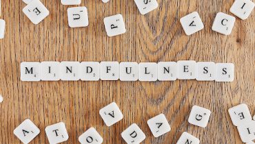Mengenal Mindfulness: Konsep, Definisi & Cara Menerapkannya