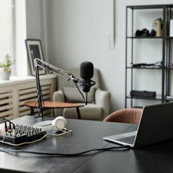 Rekomendasi podcats galau - noice - envato