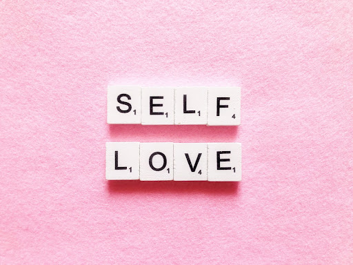 Arti Self Love Beserta Manfaat dan Cara Memulainya