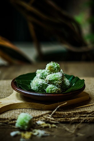 Klepon - Makanan Khas Jawa - Wikipedia