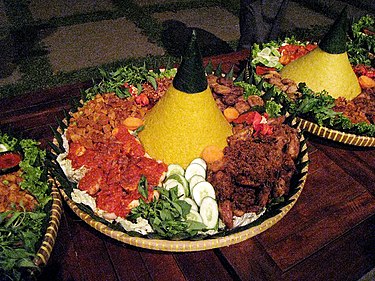 Tumpeng - Makanan Khas Jawa - Wikipedia