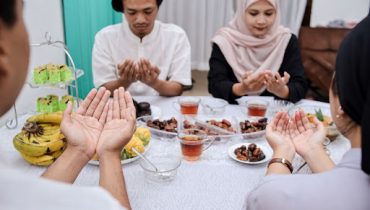 Bacaan Doa Makan Sahur Beserta Arti dan Manfaatnya