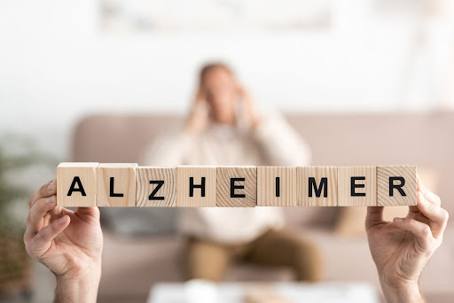 Waspada! Ini 9 Ciri-Ciri Penyakit Alzheimer & Cara Mengatasinya