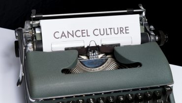 Mengapa Cancel Culture Begitu Kuat di Industri Hiburan Korea Selatan?