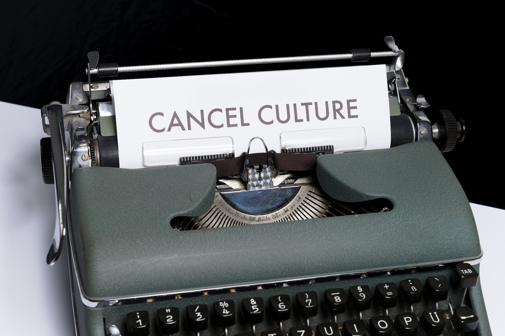 Mengapa Cancel Culture Begitu Kuat di Industri Hiburan Korea Selatan?