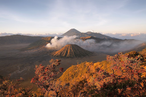 Tempat Wisata di Indonesia Paling Populer, Mana Saja?